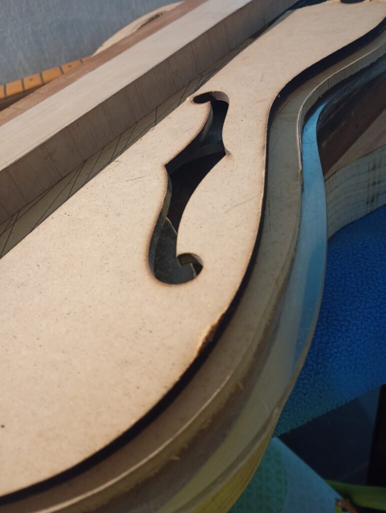 Luthier