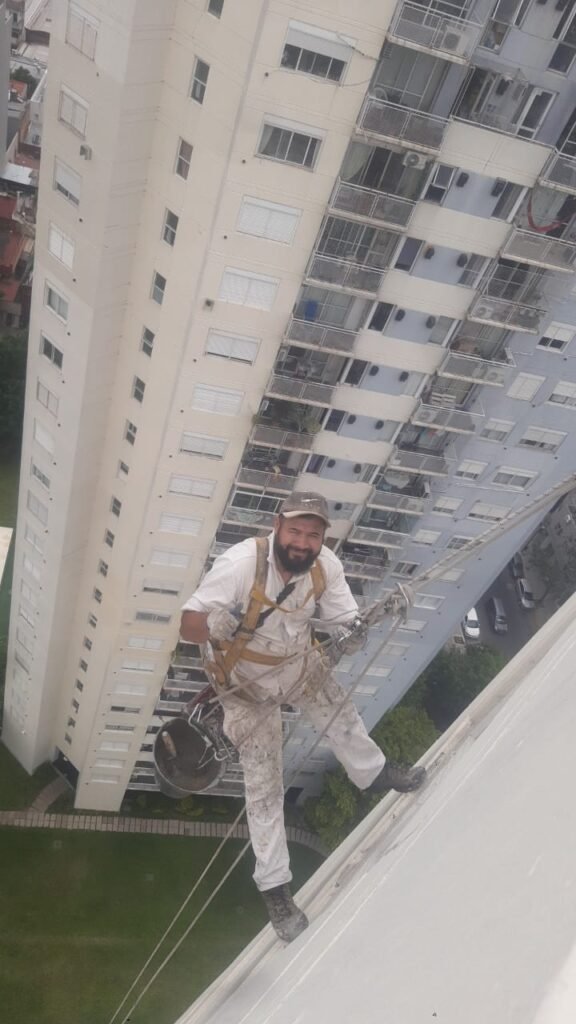 Trabajos en alturas – Pintor sill