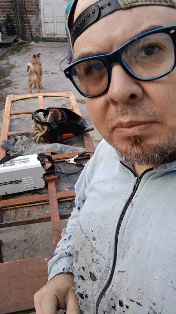 Electricista y herrero