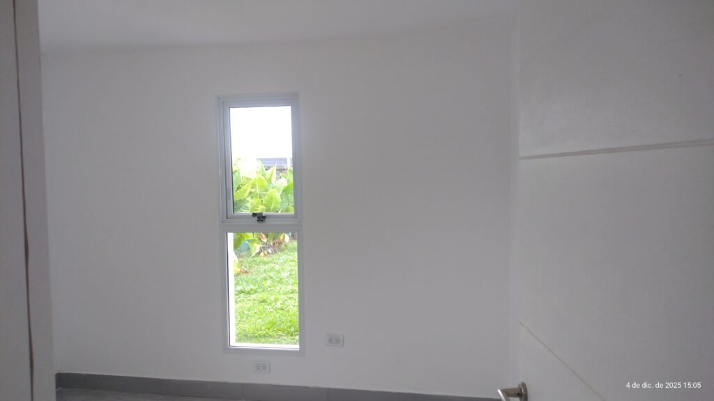 Aplicador de revestimiento acrílico y pintor de obra