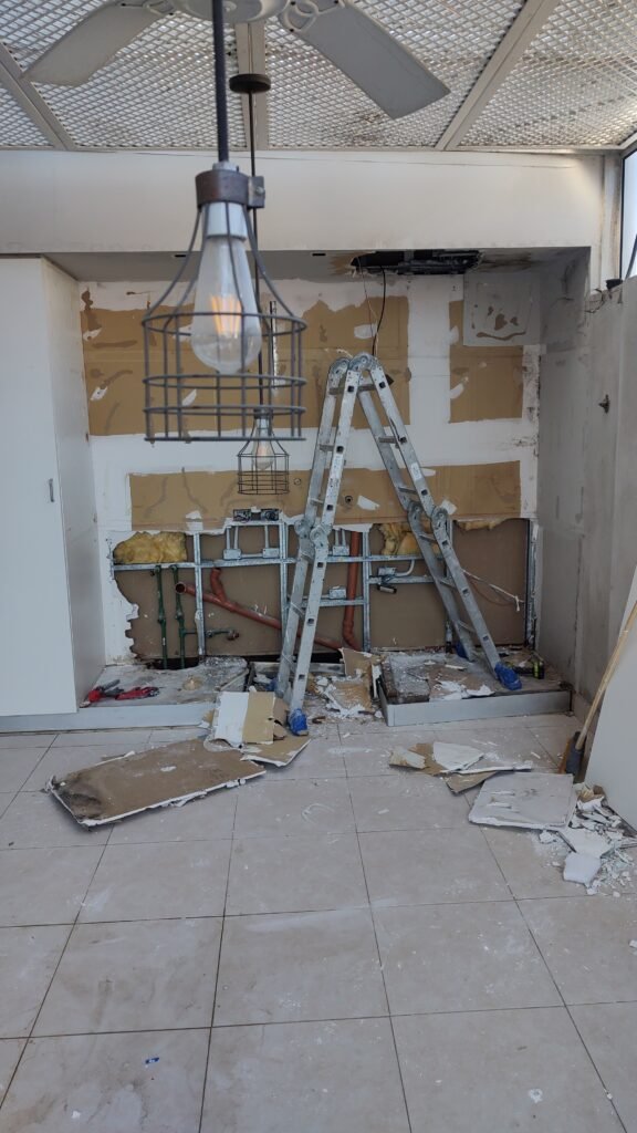 Electricista/plomero/pintura/impermeabilización/pisos/albañileria/durlock y más somos manos a la obra