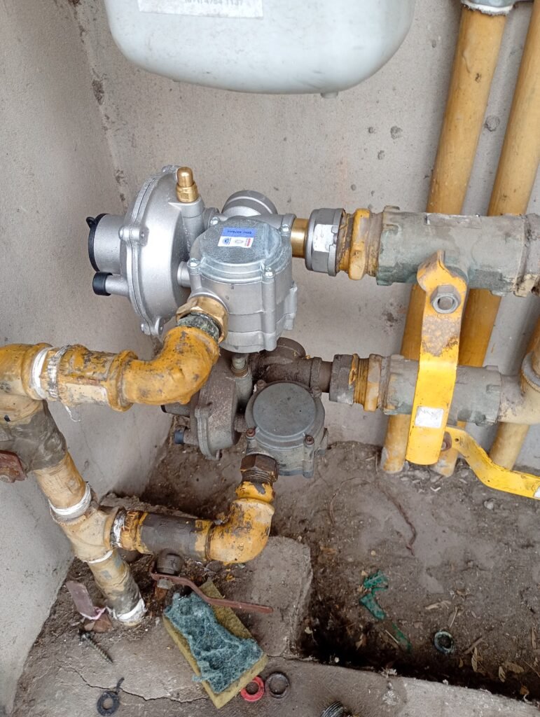 Plomería ( gas, agua, cloacas)