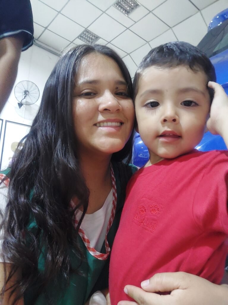 Niñera auxiliar materno infantil