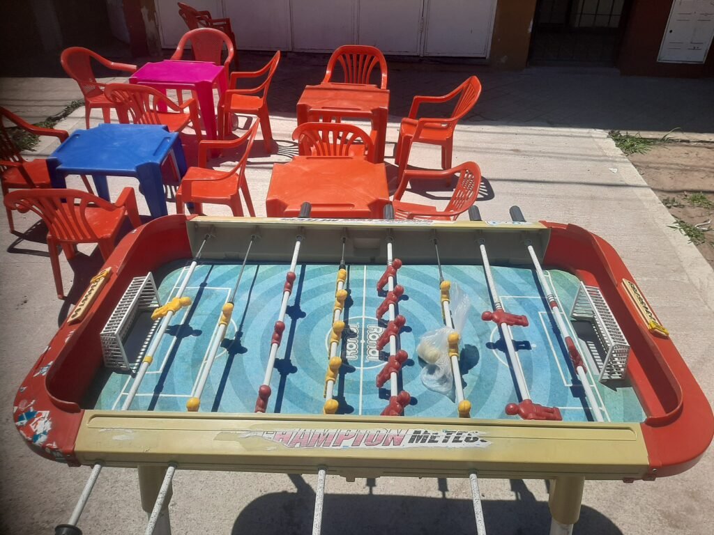 Alquiler de juegos infantiles, metegol, sillas y mesas para niños