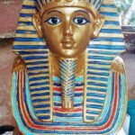 Fabricante de figuras en yeso