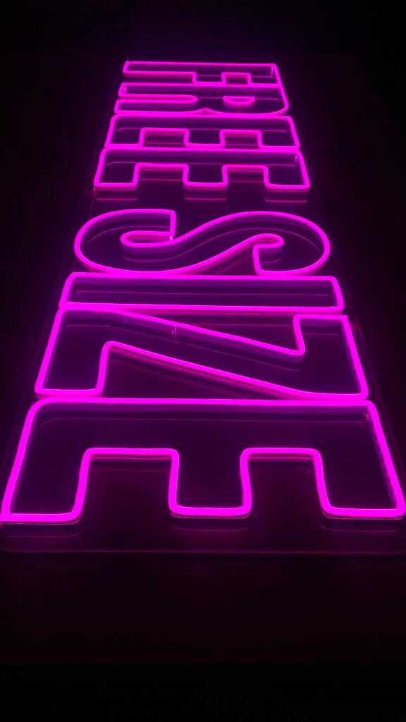 CARTELERÍA DE NEÓN LED