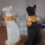 Fabricante de figuras en yeso