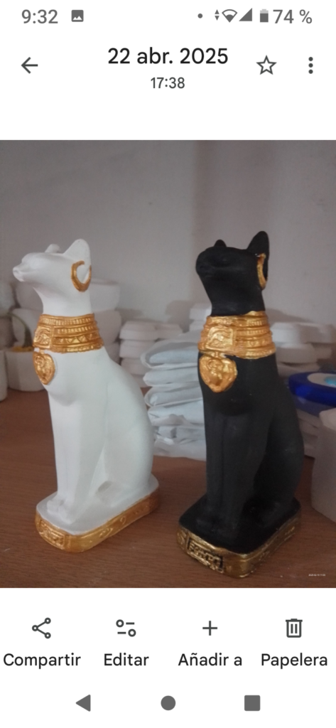 Fabricante de figuras en yeso