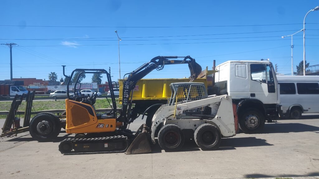 Alquiler de mini retro, mini pala y camiones