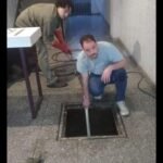Destapador de cañerías con máquina