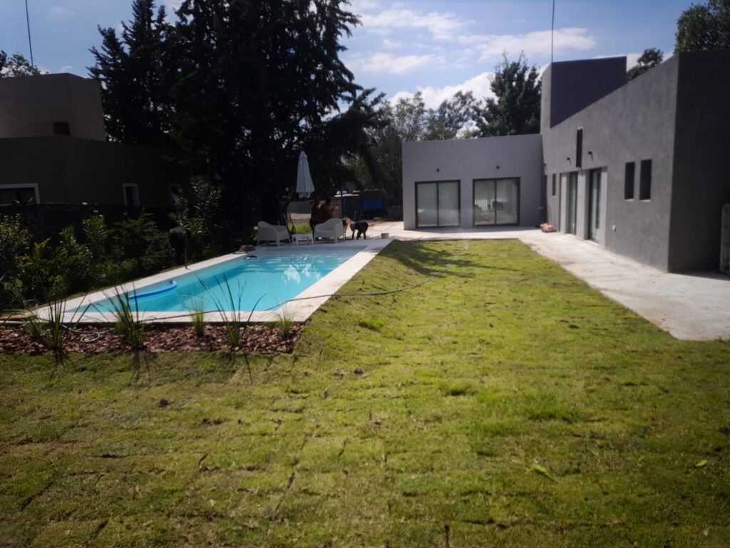 Venta y colocación de césped