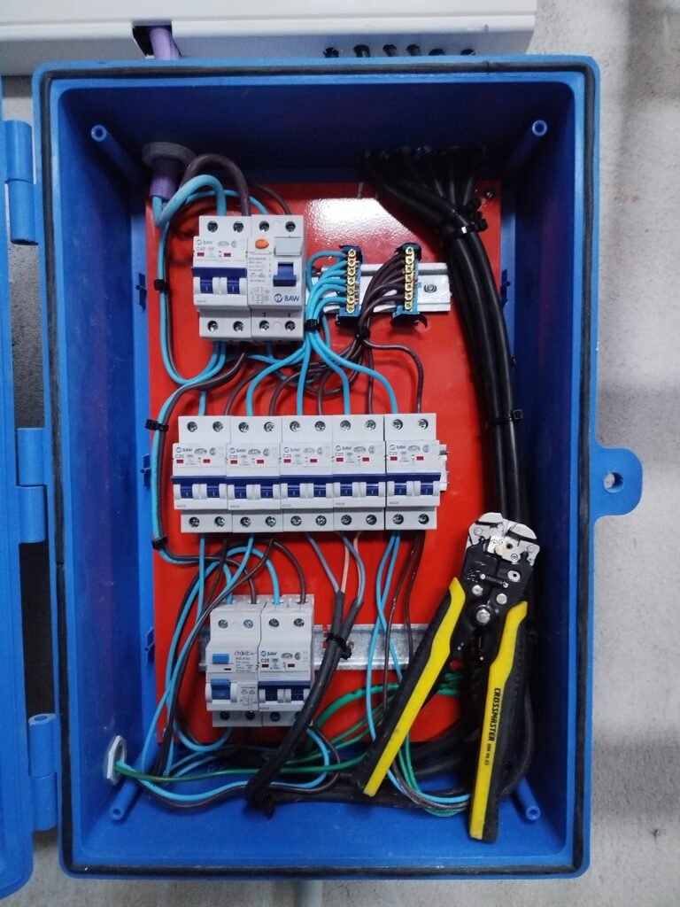 Electricista matriculado (hogar e industrial)
