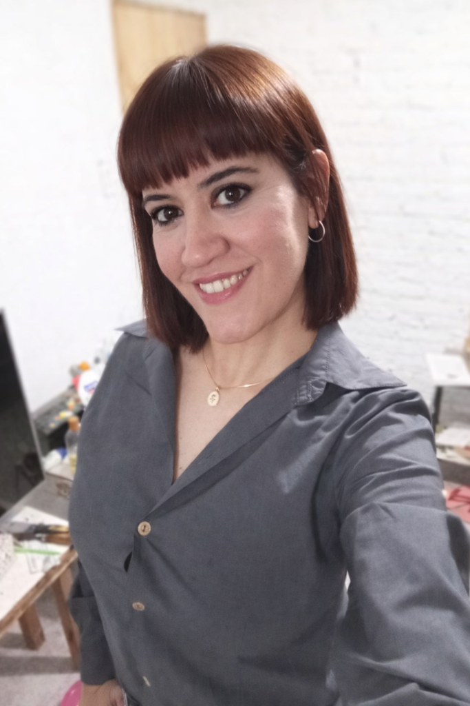 Cajera, atención al público. Auxi