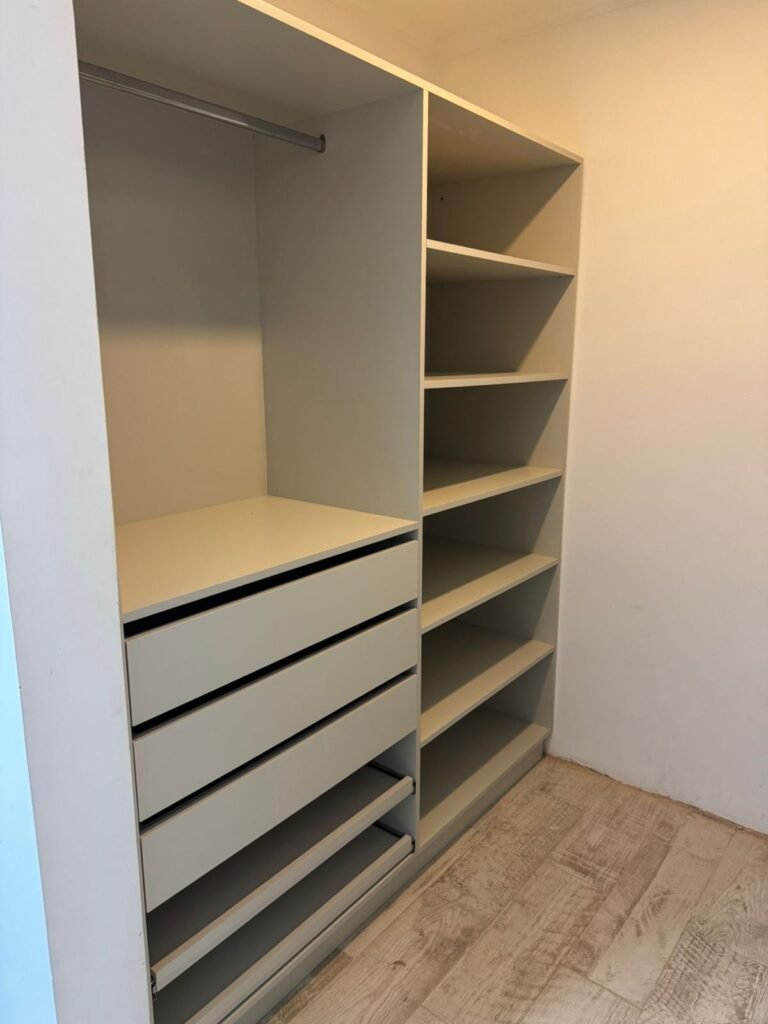 Fabricamos bajomesadas.placares.y muebles en general.