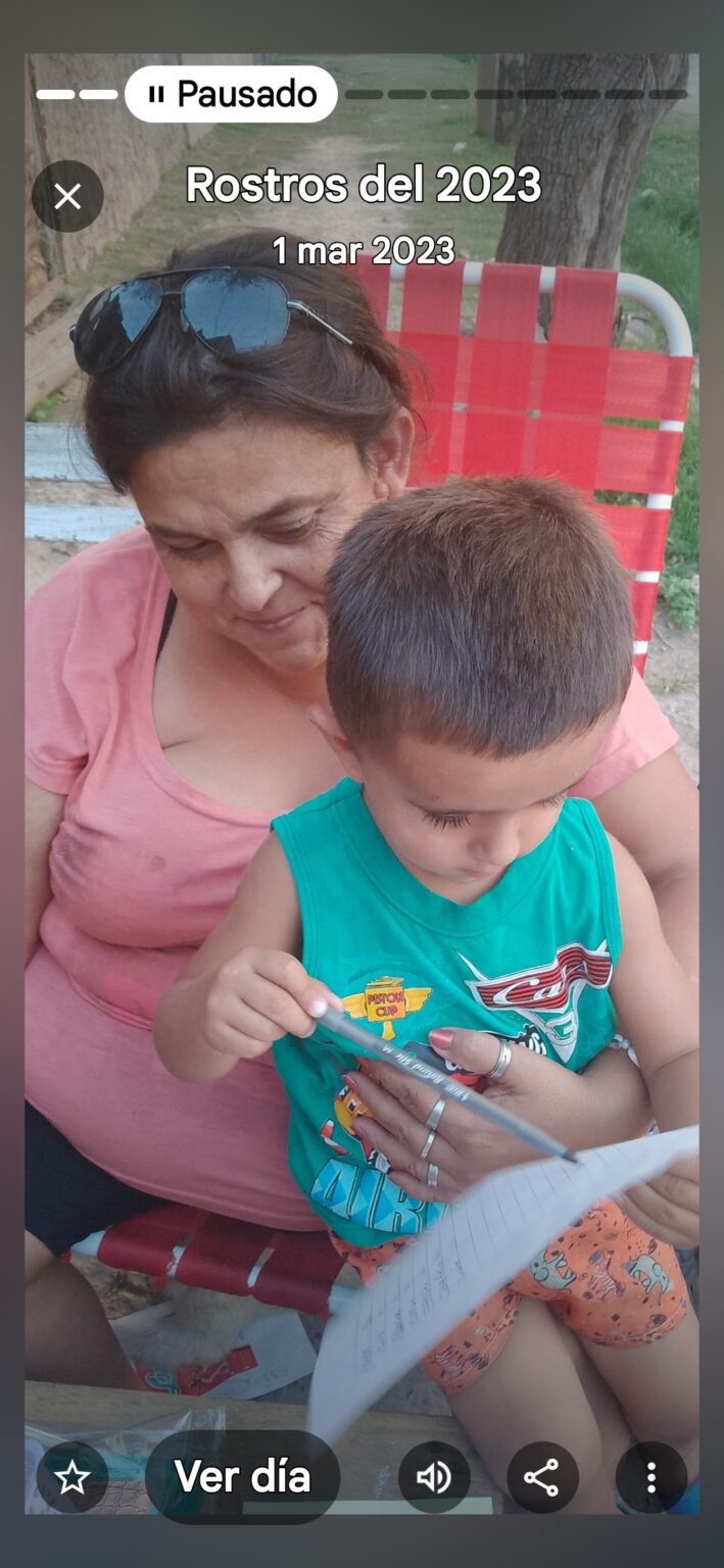 Cuidadora de niños personas mallo