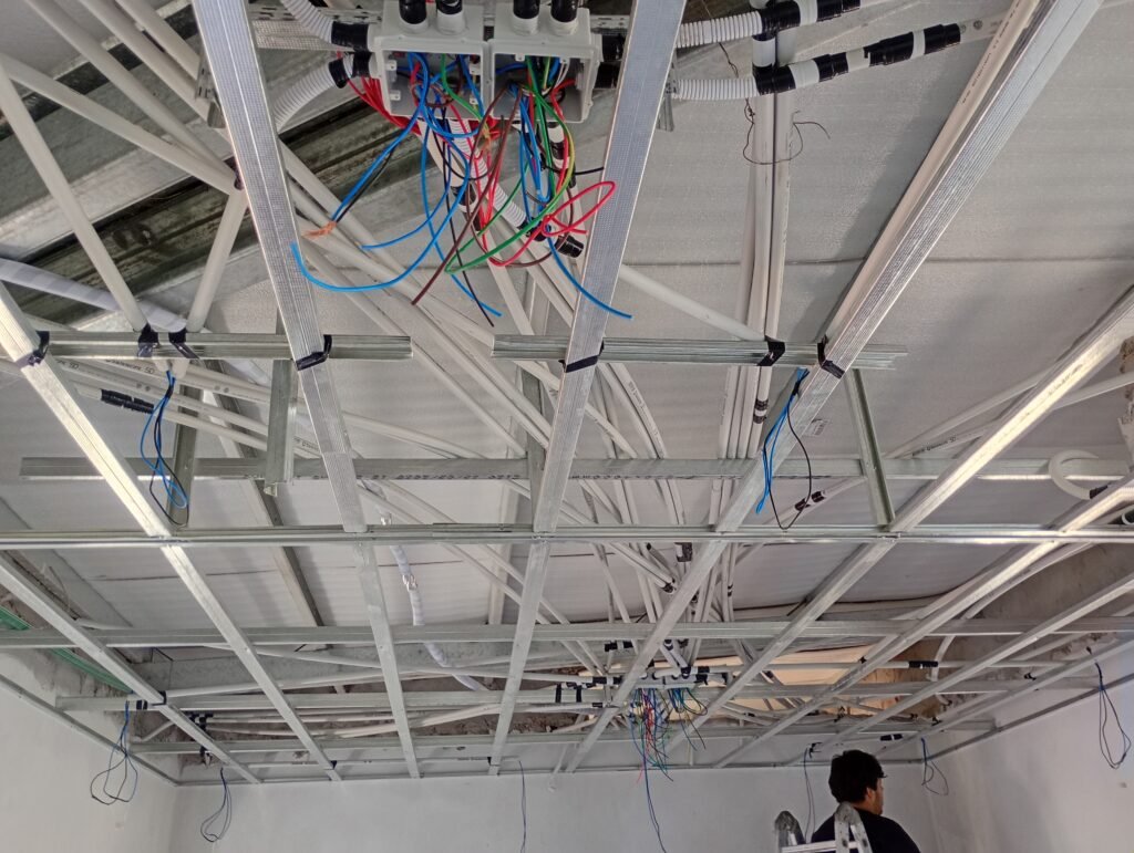 Servicio de instalación electróni