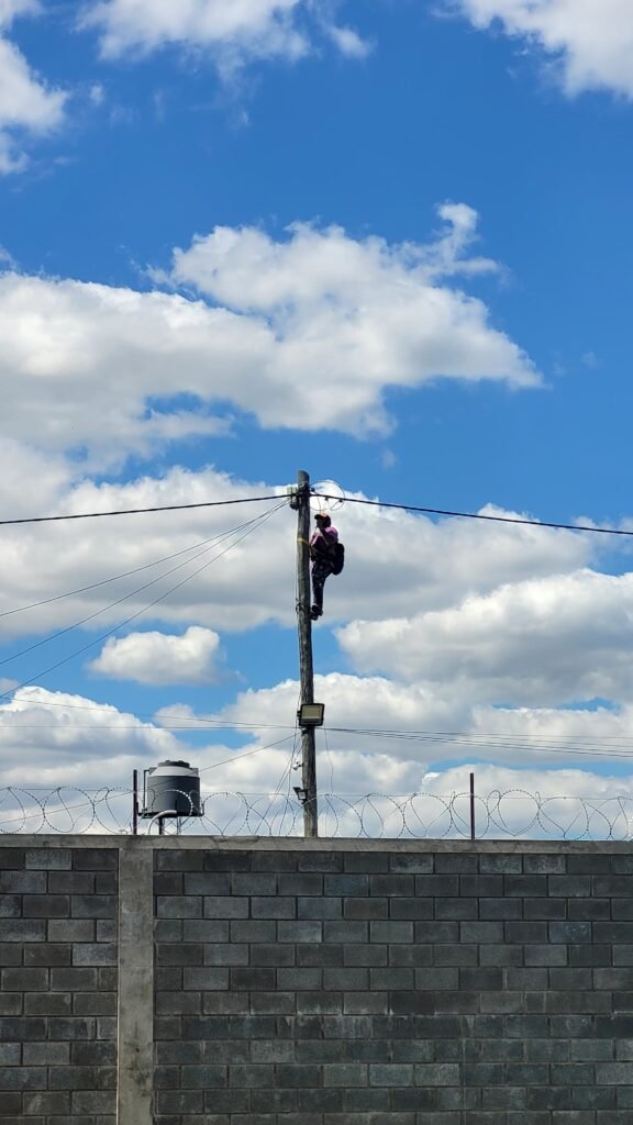 todo de trabajo en construcción electricidad domiciliaria  plomeria basica
