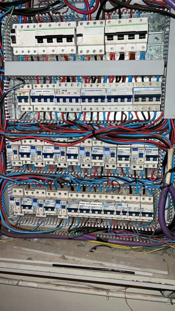 Electricista , instalación de son