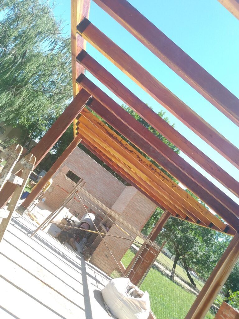 Limpieza de oficinas,corte de cesped y mantenimiento de jardin, chofer y experiencia en seguridad privada