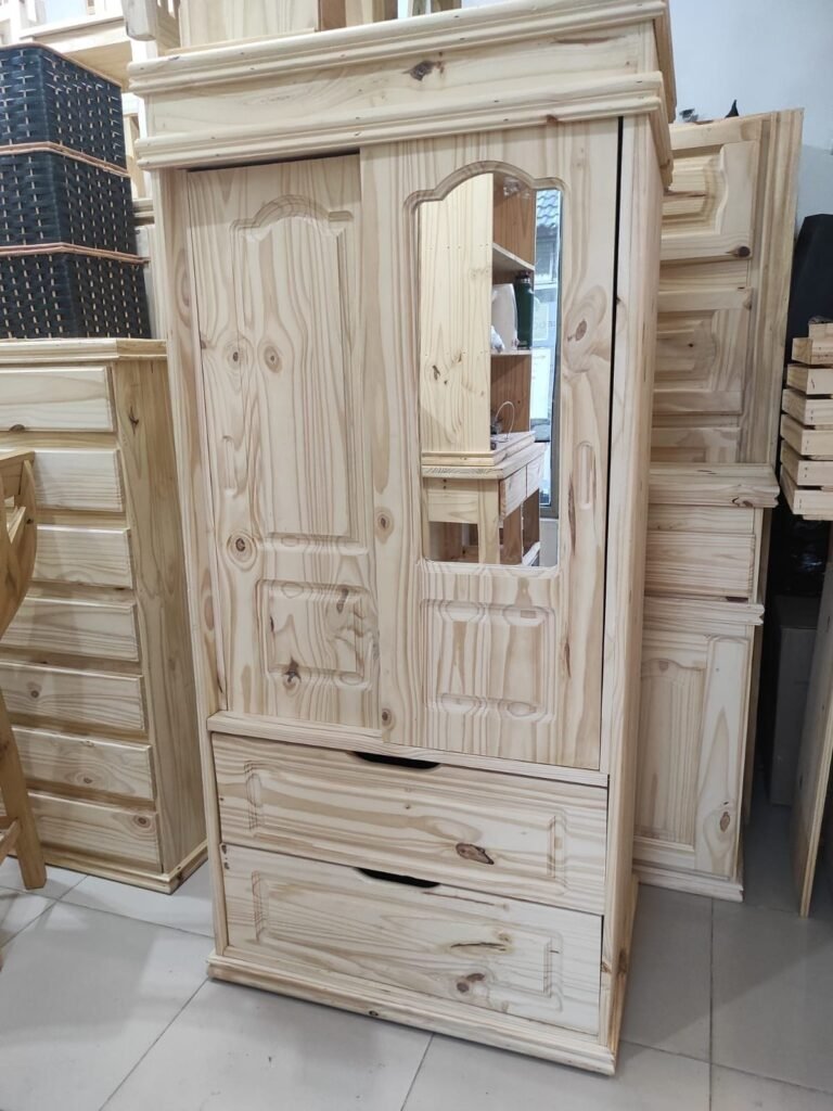 Muebles de pino y melamina