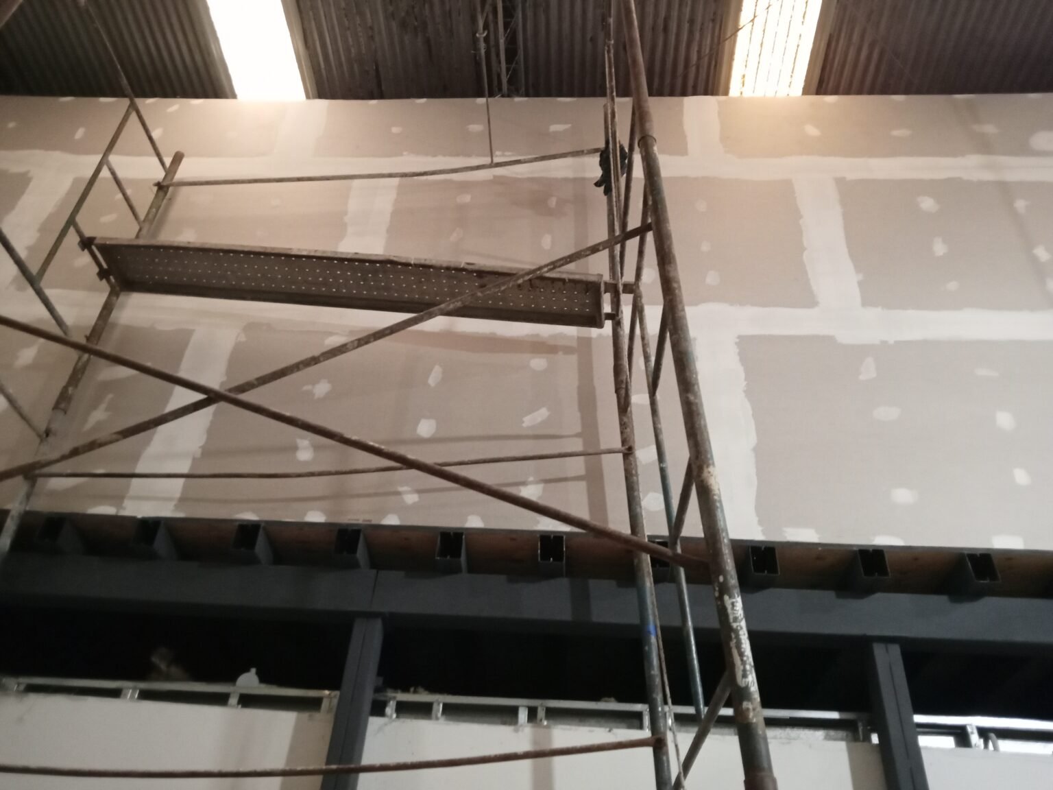 Durlock remodela y amplia
