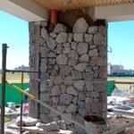 Colocación de pisos y revestimiento en piedras naturales