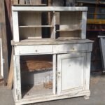 Restauración de muebles, intervenimos y pelamos a “cero” puertas, muebles , ventanas