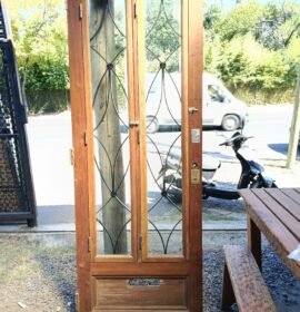 Restauración de muebles, intervenimos y pelamos a “cero” puertas, muebles , ventanas