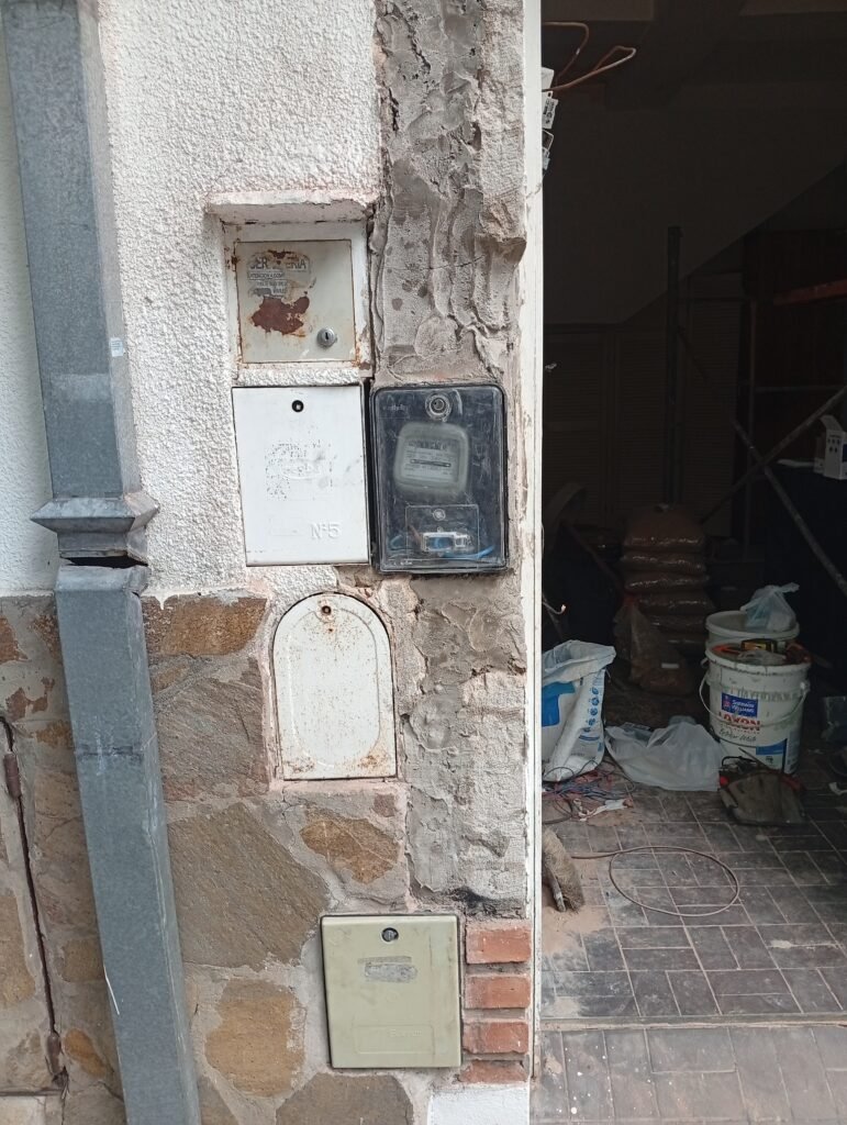 Albañileria,plomería, electricidad,pintura.