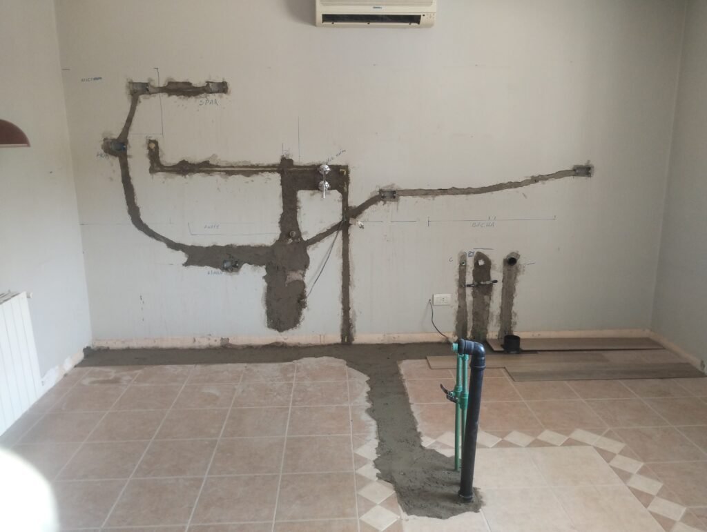 Plomería, pintura, albañilería