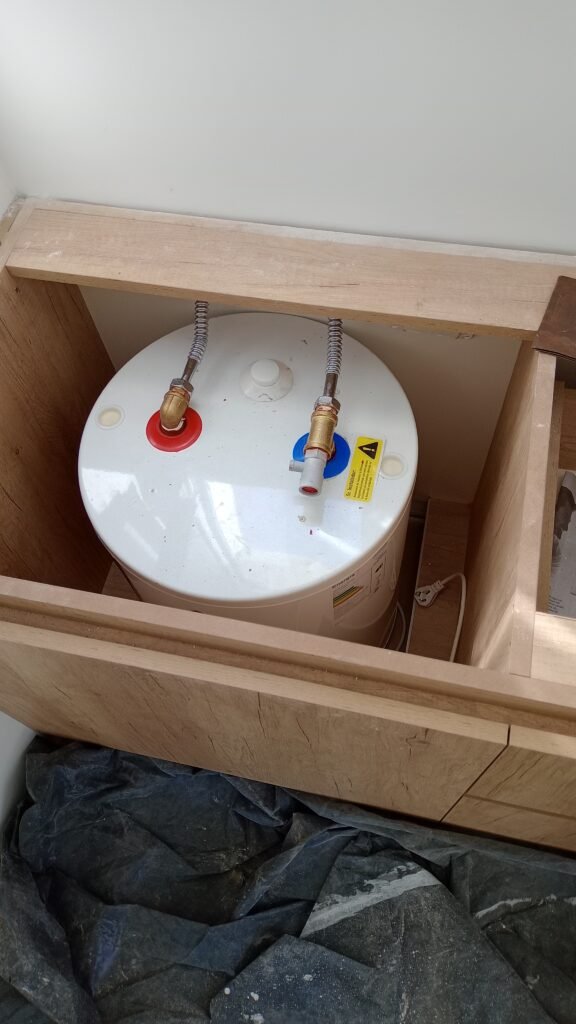 Plomería y electricidad
