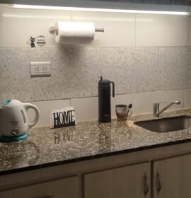 Electricista y mantenimiento del hogar.