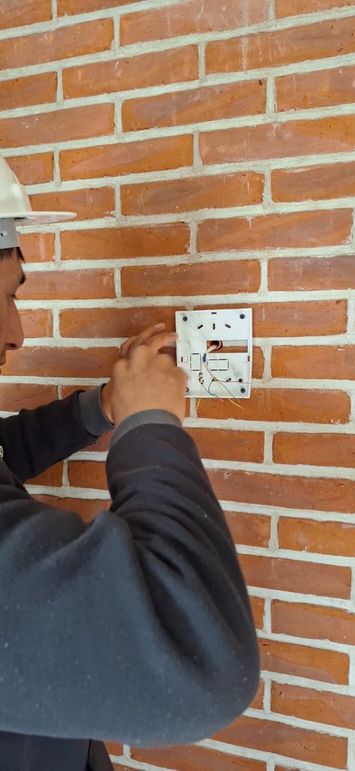 Electricista y seguridad electrónica