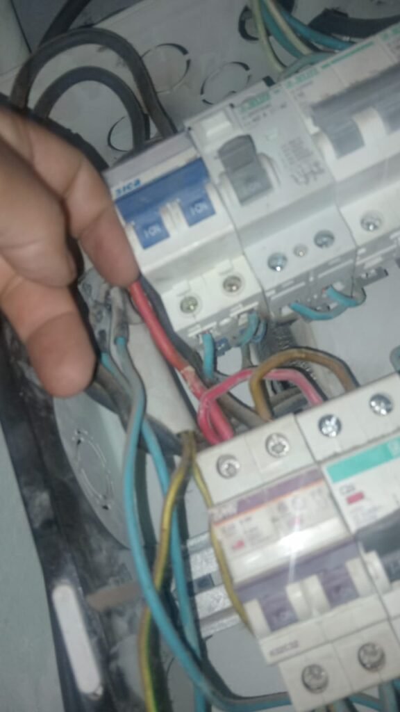 Técnico de lavarropas, heladeras,aires acondicionados, termotanque,topes eléctrico, cocina,hornos