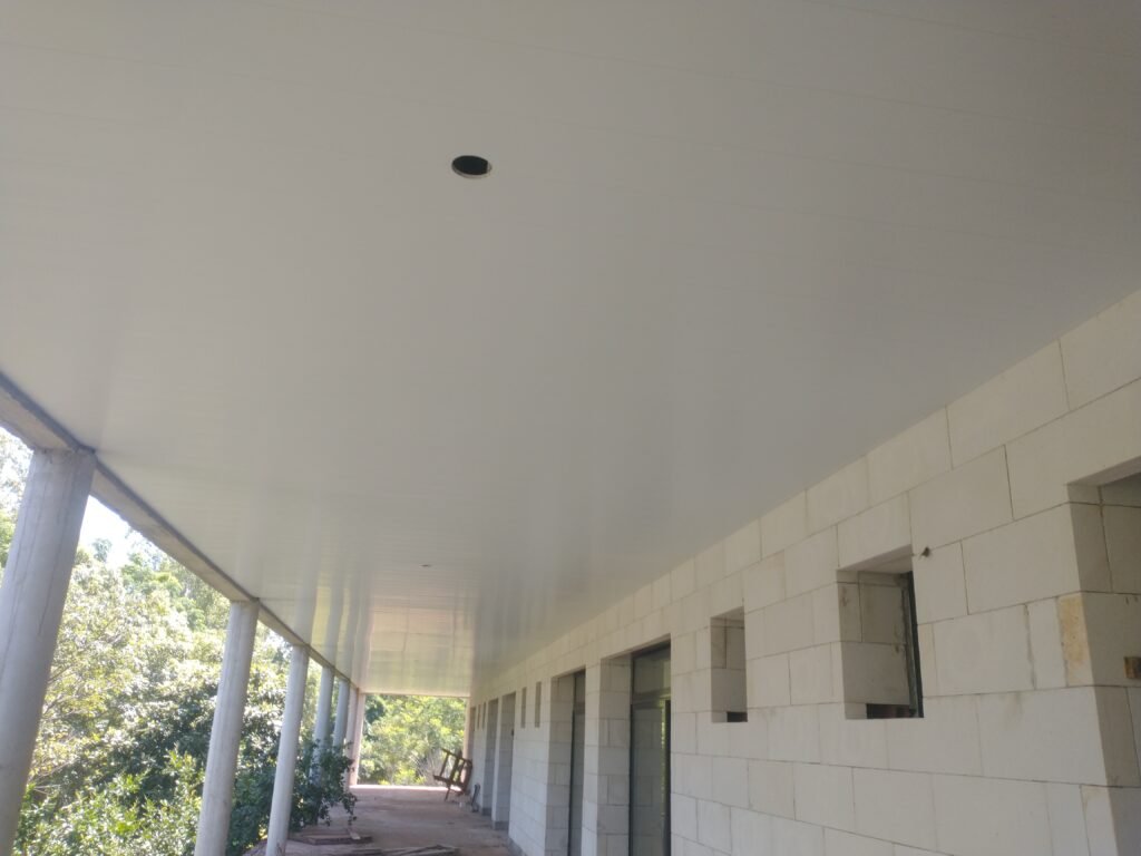 Contrucción en secó instalador de cielorraso
