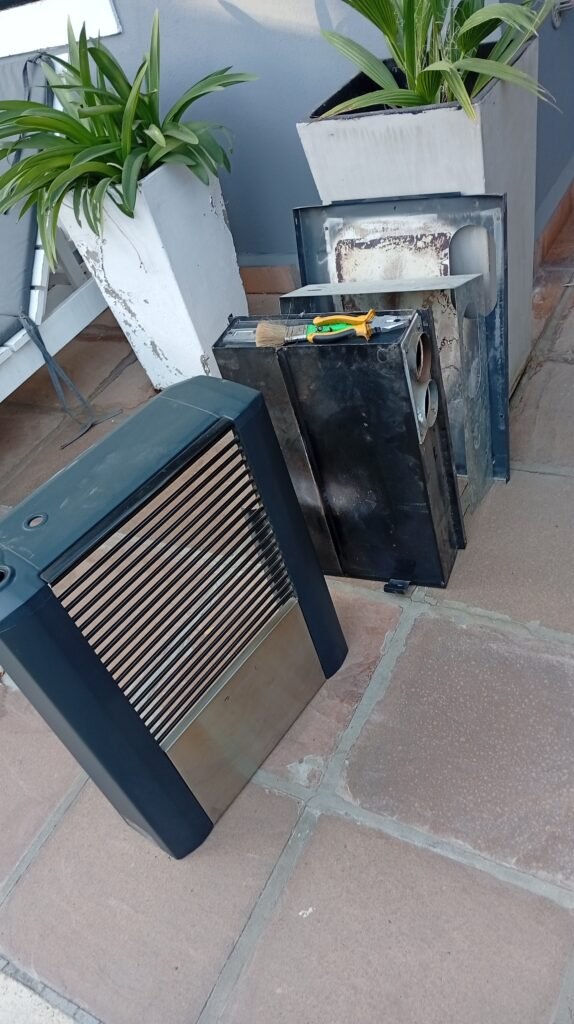 César Chandler técnico matriculado en refrigeración, especialidad en limpieza y mantenimiento de aires acondicionados Split, Inverter y piso techo