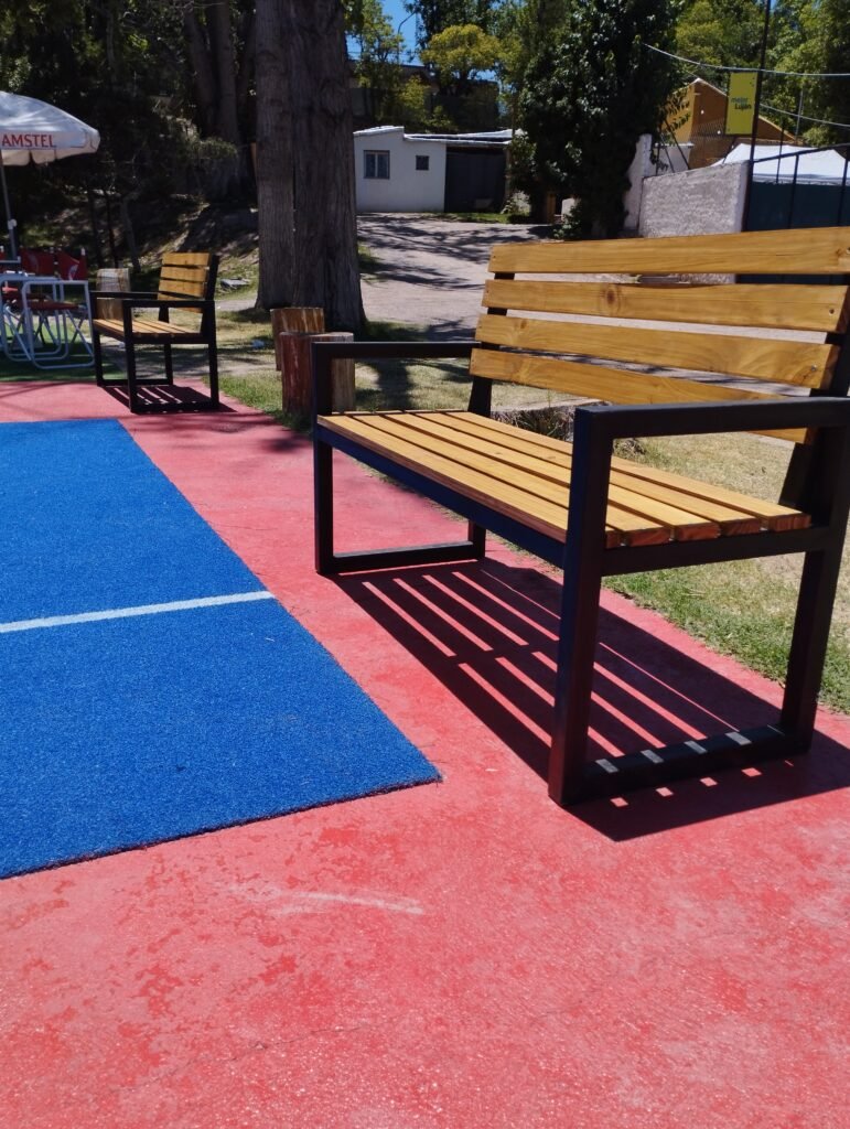 Raiz y Acero Muebles