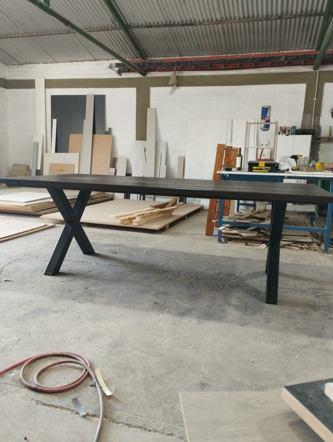 Raiz y Acero Muebles