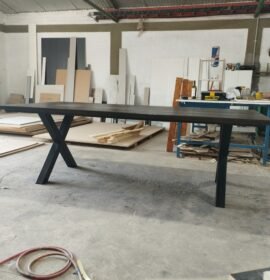 Raiz y Acero Muebles