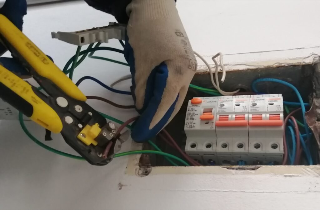 Electricista y seguridad electrónica