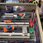 Electricidad, mosntajes electricos y datos.