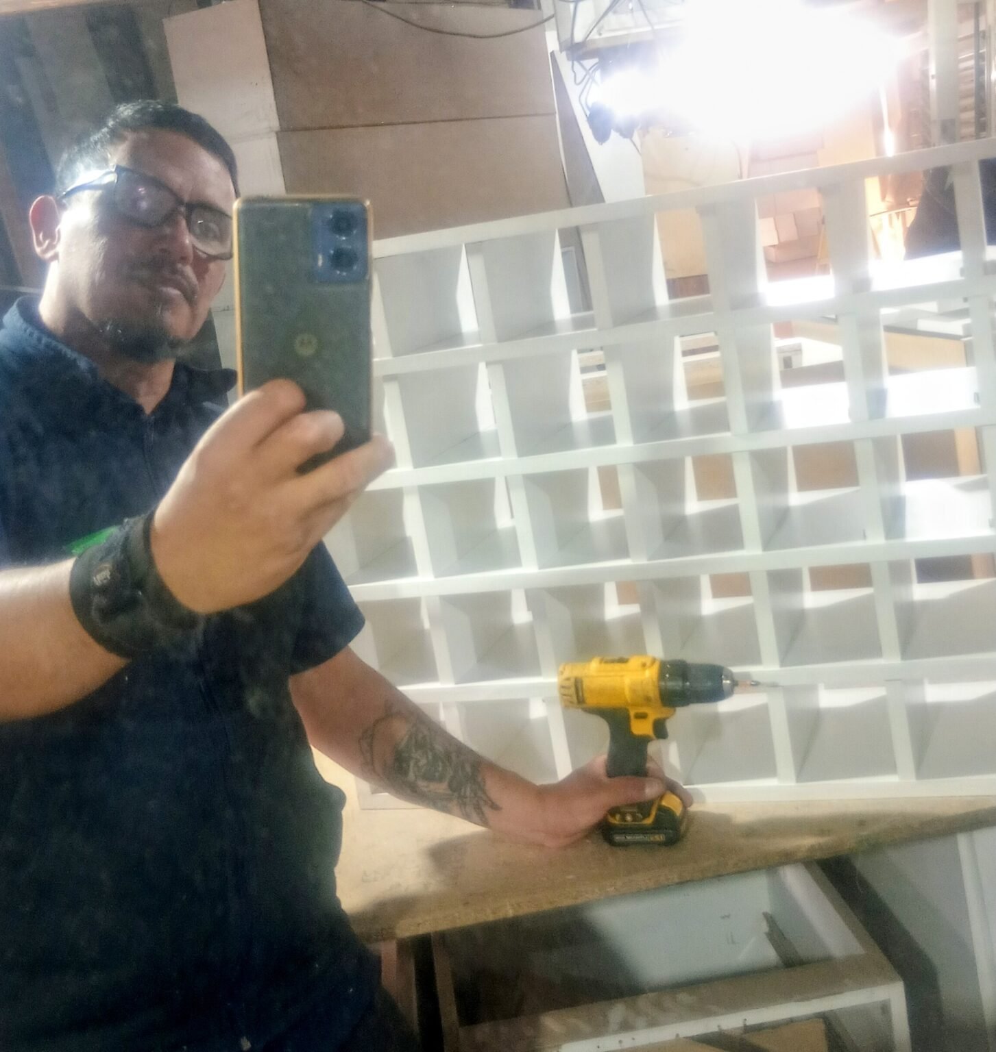 Restauración de muebles en general , diseño , fabricación y instalación de muebles de melamina