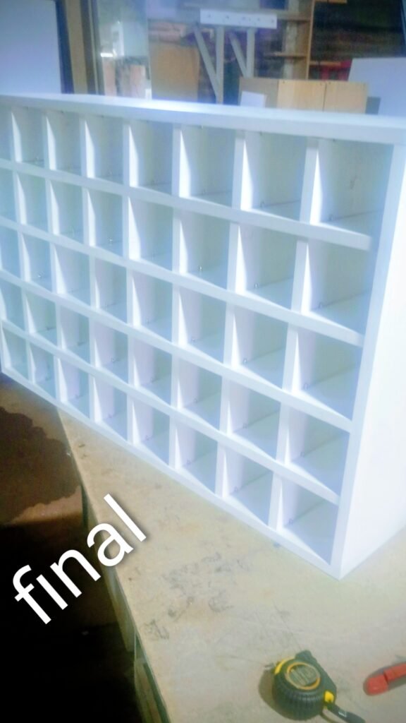 Restauración de muebles en general , diseño , fabricación y instalación de muebles de melamina