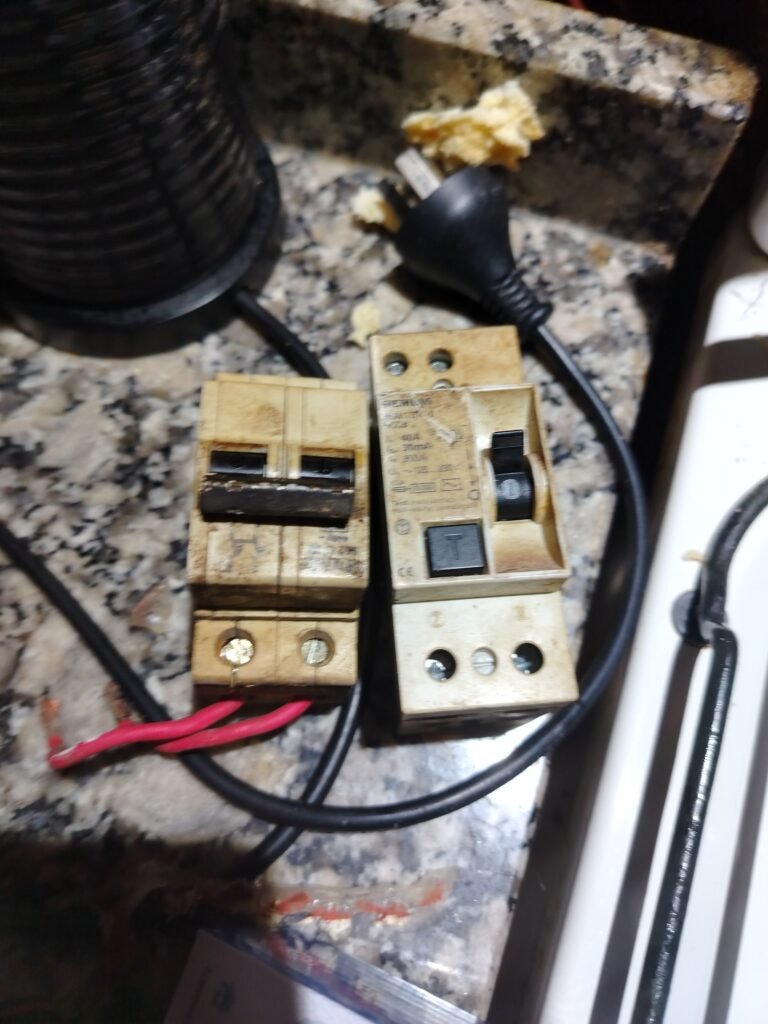 Electricista matriculada
