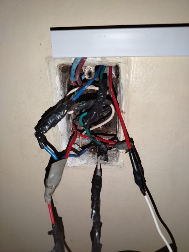 Electricista matriculada