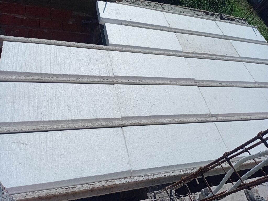 Construcción desde 0 . Electricista matriculado.instslador de aire acondicionado matriculado. Instalador de camaras de seguridad