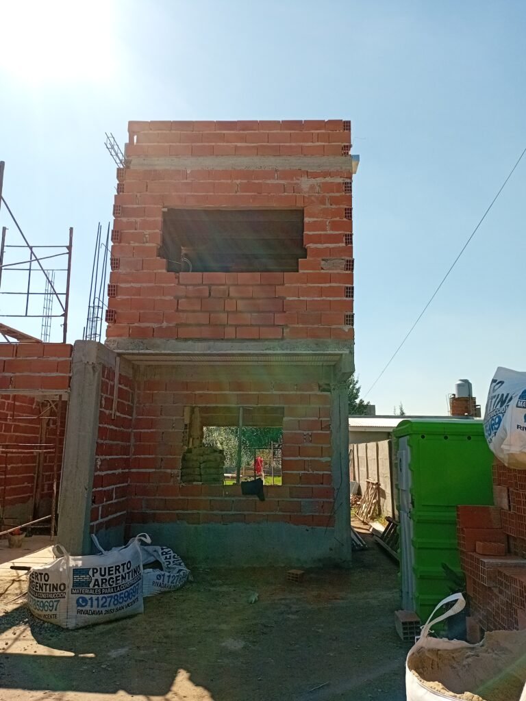 Construcción desde 0 . Electricista matriculado.instslador de aire acondicionado matriculado. Instalador de camaras de seguridad