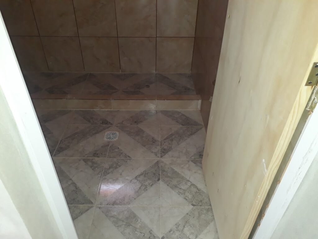 Albañilería. Plomería y electrici
