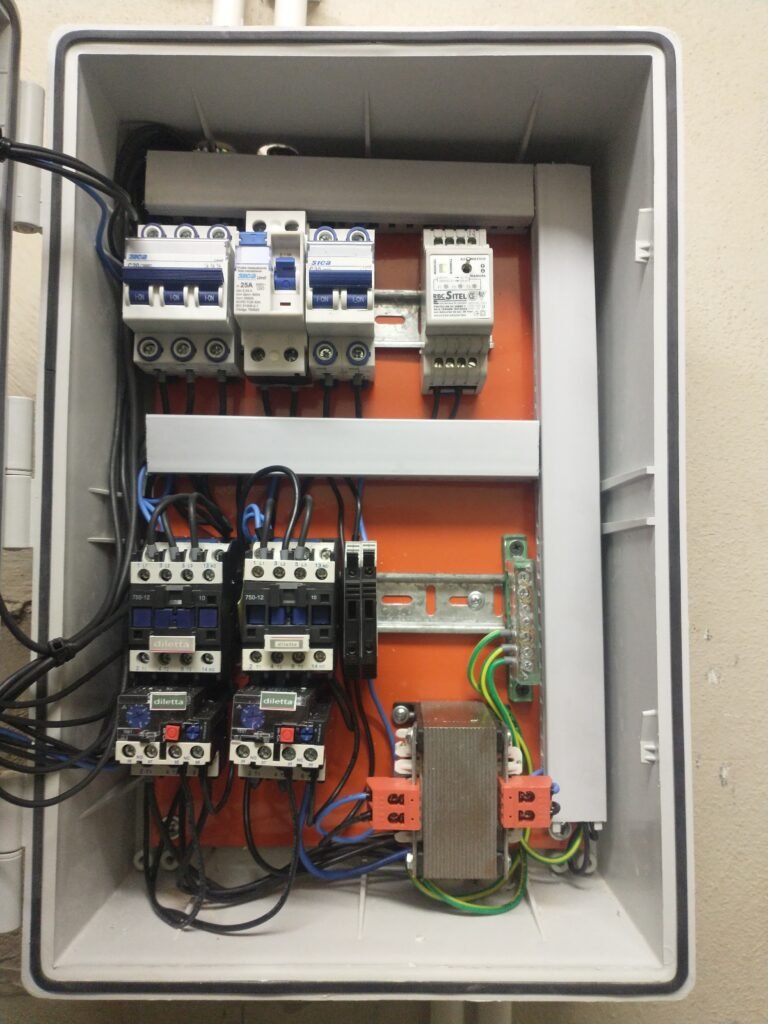Electricista Domiciliario /Comerc