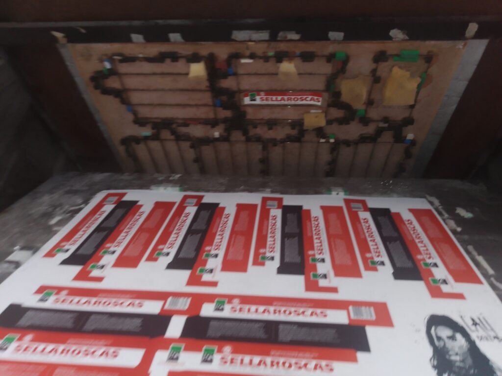 Troquelado de pliegos y pegado au